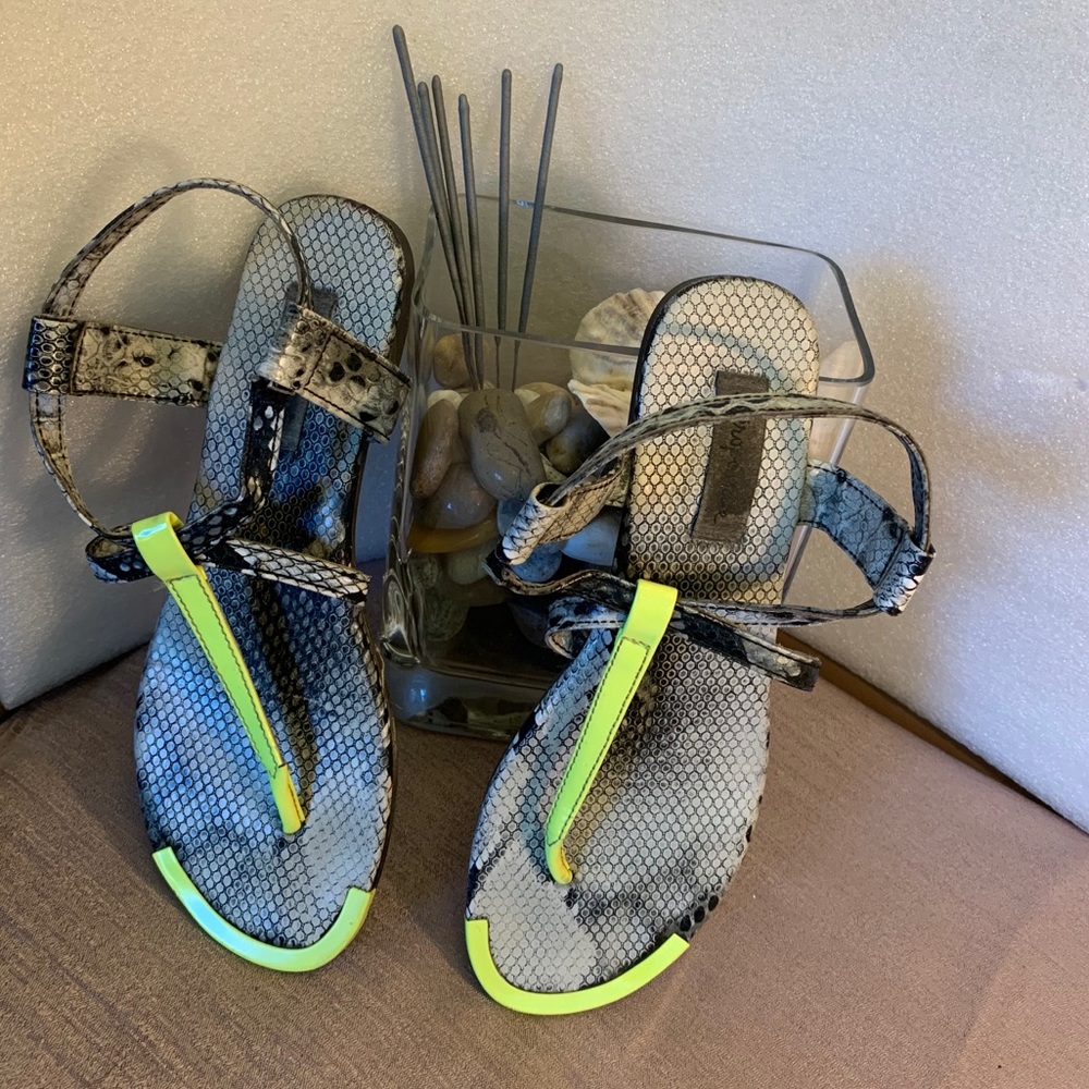 Thong Sandals with Back Strap.